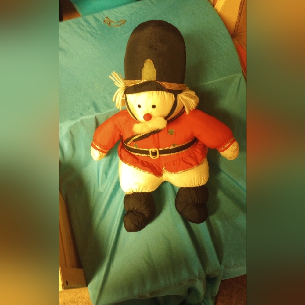 Maison Blanche Old British Guard Christmas Animal